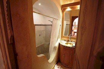 摩洛哥传统庭院住宅 东方鲜花庭院旅馆 马拉喀什